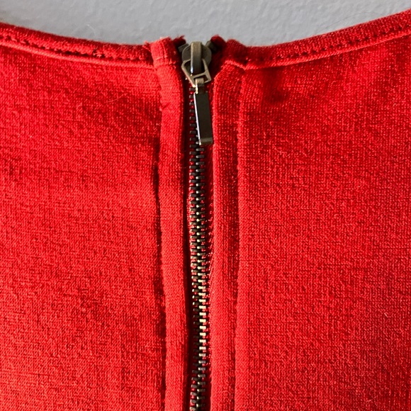 Little red dress - Picture 4 of 5